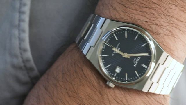The New Tissot PRX Powermatic 80: What’s It Like And How Does It Compare To The Original Quartz PRX смотреть онлайн