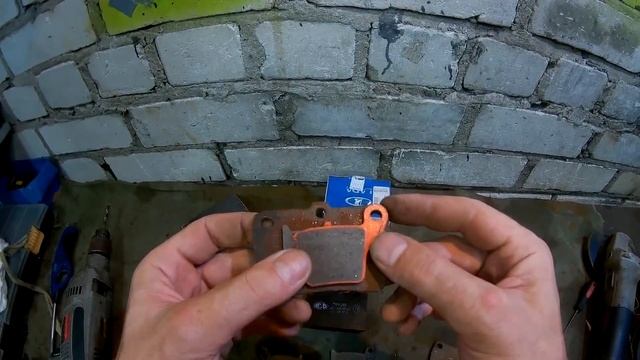 Мото, как быстро вырезать колодки, и китайская халява.. смотреть онлайн