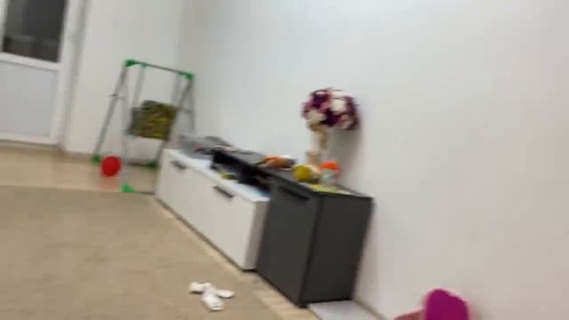 Дима нашёл работу. Софа помощница