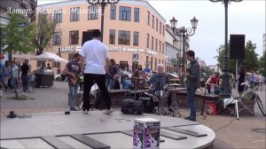 Удивительно теплая обстановка и музыка на улице!!! Music! Song!