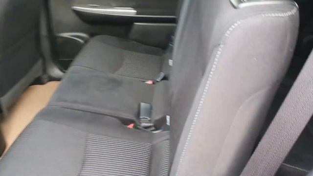 Toyota Prius 7 Seats Hybrid смотреть онлайн