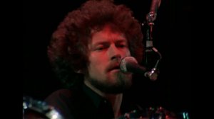 Eagles - "Hotel California" (Live 1977)