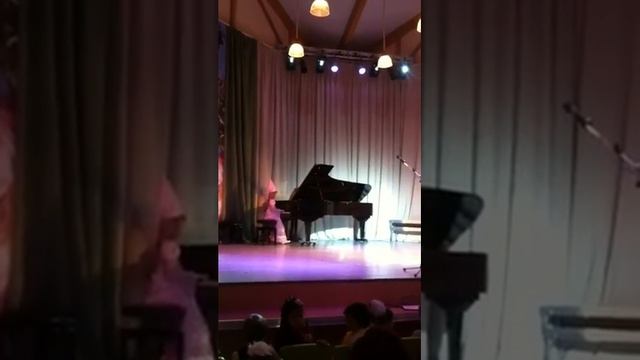 Исполняет Сюзанна Матвеева "Хоровод ёлочных игрушек" автор Инесса Канышева смотреть онлайн