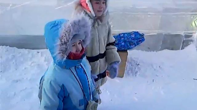 Новогодняя Ёлка у ДК "Камертон" смотреть онлайн