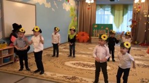 «Танец подсолнухов на осеннем утреннике» средняя группа .Музыкальный руководитель Ванчаева Ю. А.