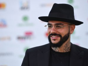 Тимати задолжал строителям семь миллионов рублей и они на рэпера подали в суд.