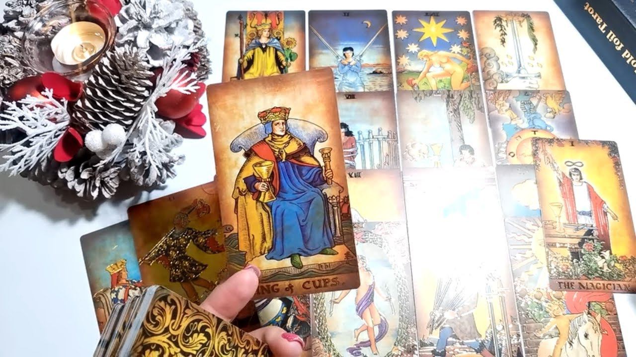 ПРЯМО СЕЙЧАС ОН ХОЧЕТ ВАМ СКАЗАТЬ..... Таро Онлайн Расклад SUN MOON Таро