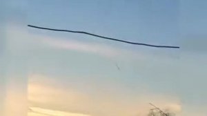 В небе над Красноярском очевидцы заметили объект необычной формы