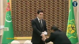 Туркмения:Вот где чиновники по струнке ходят.Дисциплинка,однако 