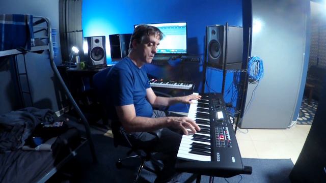 Korg Kross 2 Demo смотреть онлайн