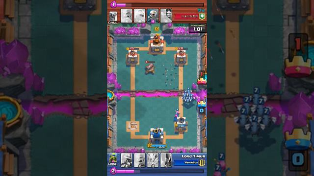 Эпический бой в Clash Royale. (Смотреть до конца)