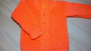 Детская кофточка спицами. Узор "кукурузка". 2 часть.