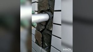 КАК ПРОМАЗАТЬ ШВЫ НА КАМЕННОМ ЗАБОРЕ ИЛИ ЦОКОЛЕ, С ПОМОЩЬЮ ПЛИТОЧНОГО КЛЕЯ. ПОДРОБНАЯ ИНСТРУКЦИЯ.