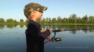 ДЕТИ НА РЫБАЛКЕ ? Юный рыбак 4 года ловит щуку на спиннинг