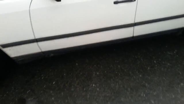 Mercedes Benz E-Class W124. Дрифт вокруг матиза. Drift w124 white мокрый асфальт смотреть онлайн