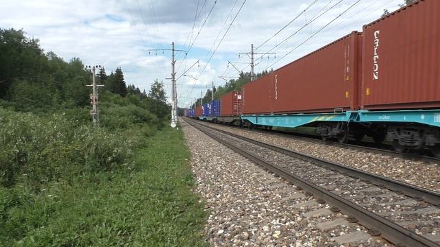 Электровоз 2ЭС6-927 "Синара" с контейнерным составом смотреть онлайн