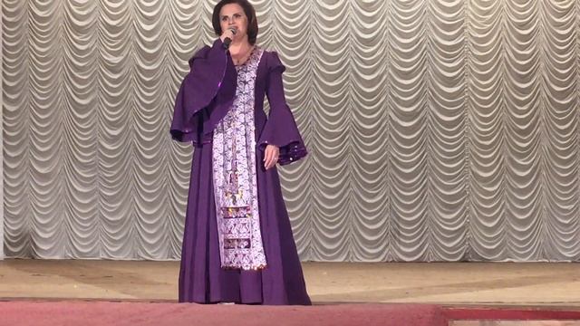 "Не обижайте стариков"- солистка ансамбля песни и танца "Донбасс" Виктория Струкова смотреть онлайн