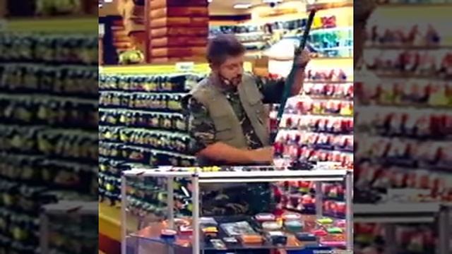 Когда жена попала в рыболовный магазин, чтобы купить подарок для мужа, дизель шоу, прикол, smile)