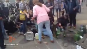 Редкие кадры! Коктейли молотова, которыми забрасывали Дом Профсоюзов 360p