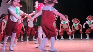 Танец "Грибочки"