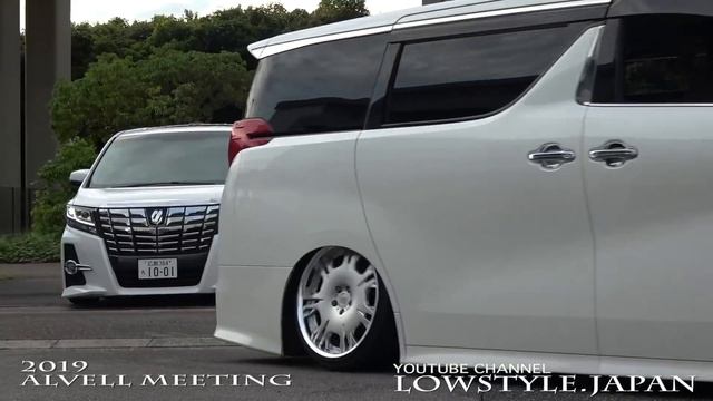 TOYOTA ALPHARD смотреть онлайн
