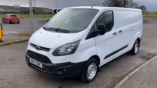 2017 Ford Transit Custom 290 LR P/V смотреть онлайн