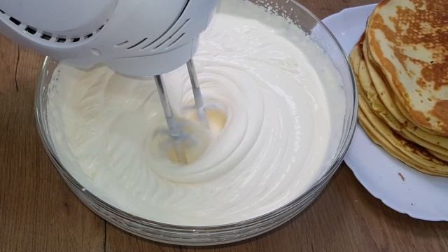 БЕЗ ДУХОВКИ и ПЕЧЕНЬЯ !!! ОБАЛДЕННЫЙ торт СМЕТАННИК. Остановиться НЕВОЗМОЖНО смотреть онлайн