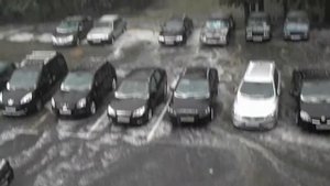 Град бьет машины в Москве