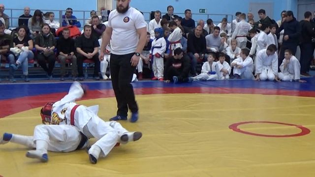 Гусев Даня в красном, Лаврухин Даня в синем смотреть онлайн