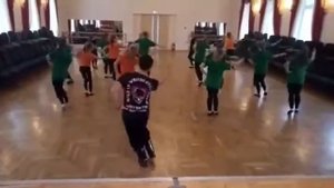 Русские девочки танцуют Таджикские танцы в Москве