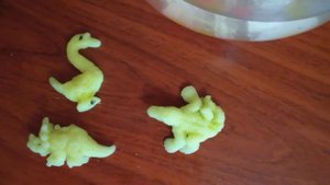 Выращиваем динозавров из яиц -  We grow from eggs of dinosaurs.