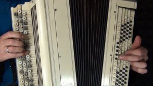 Вариант игры частушек на баяне.