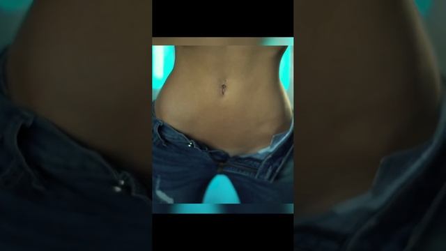 Красивая модель показывает себя смотреть онлайн