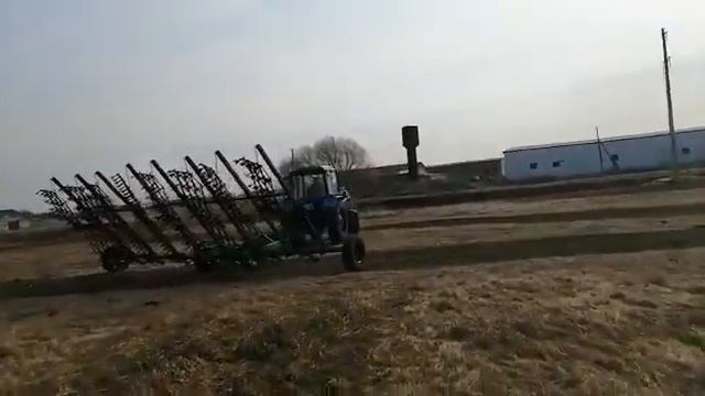 Сцепка для борон СГ 10 в работе с трактором МТЗ 82 (ВяткаАгроДизель) смотреть онлайн