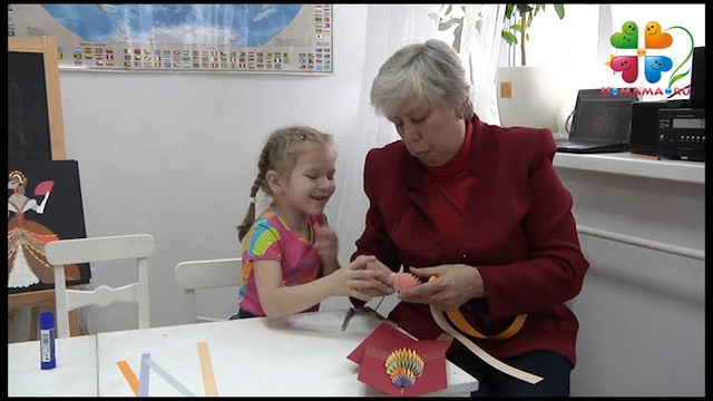 Поделки с малышом. Делаем поздравительную открытку.