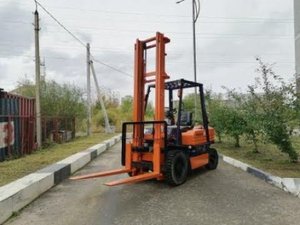 Вилочный погрузчик Toyota 2 тонны