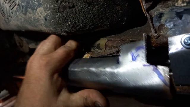 Как заменить порог на Citroen Xantia 2 (часть 7 ) 11.08.21. Зашивка днища близится к концу смотреть онлайн