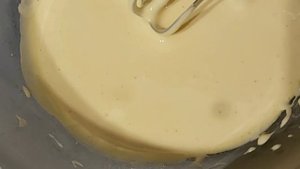 Шоколадный крем из сливочного масла и какао.Плотный шоколадный крем для покрытия выравнивания торта