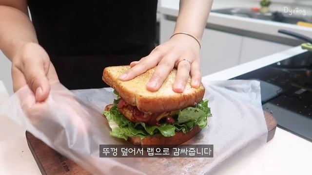 ENG) 구운 마시멜로우? 블루베리 마들렌 만들고, 라이스페이퍼 떡볶이 해먹는 자취 일상ㅣ피클 담그기?, 열무국수, 보쌈, 훈제오리샌드위치, 출근도시락, 바지락미역국 смотреть онлайн