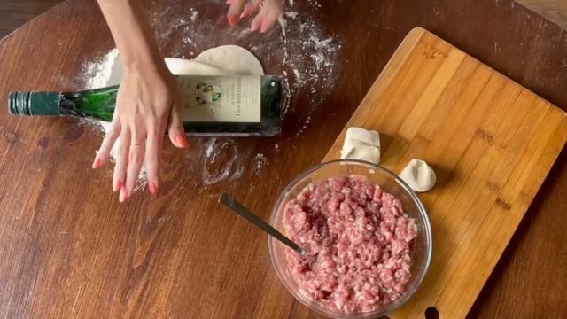 Чебуреки - это просто! Сочные вкусные и хрустящие!