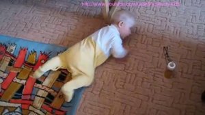 РњР°Р»С‹С€РєР° СѓС‡РёС‚СЃСЏ РїРѕР»Р·Р°С‚СЊ. Р’Р°С€ СЂРµР±РµРЅРѕРє СЃ СЂРѕР¶РґРµРЅРёСЏ РґРѕ РіРѕРґР°.