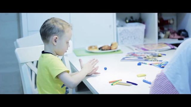 ПОДЕЛКИ ИЗ ПЛАСТИЛИНА / Как Маша и Миша слепили ящерицу из пластилина / Фигурки из пластилина смотреть онлайн