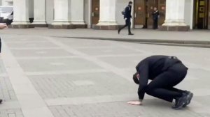 ТОНИ ДЕРБИ В РОЛИ ТУПОГО, А*УЕВШЕГО ОХРАННИКА / ШОК НАРВАЛСЯ НА РОДСТВЕННИКА ГЕНЕРАЛА