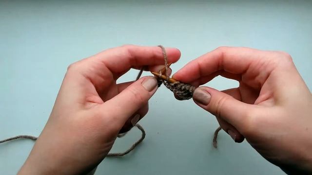 Классические изнаночные петли, как связать лицевую и изнаночную гладь спицами - Урок для начинающих