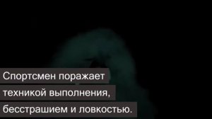 Этот фридайвер творит невероятное