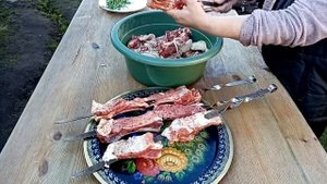 ШАШЛЫК ИЗ БАРАНЬИ РЕБРЫШЕК НА МАНГАЛЕ 2020.