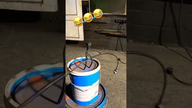 DANCE BOLT!This welder is a genius #shorts