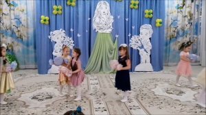 Утренник к празднику 8 Марта в старшей группе "Юнга".