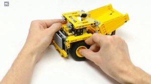 Илья и папа играют в строителей с Лего Техник 42035 Карьерным Самосвалом