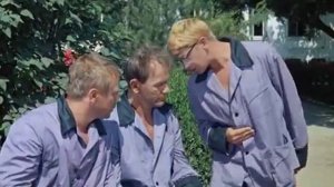 Сообразим на троих Грешно смеяться над больными людьми! Я сбегаю! из к ф Кавказская пленница